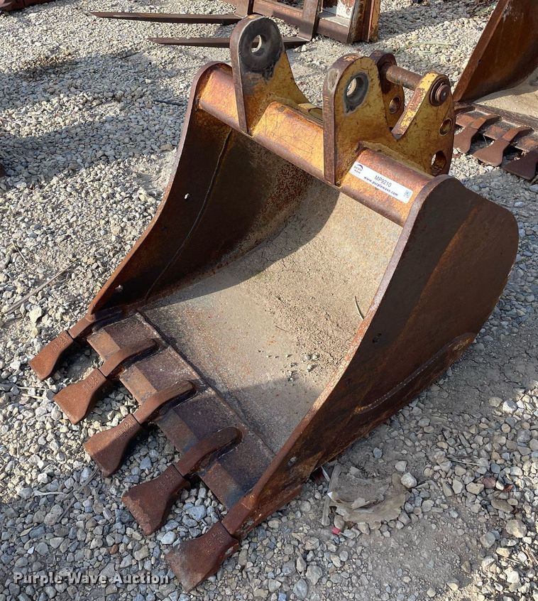 image for item MP9210 Gannon  30"W backhoe bucket