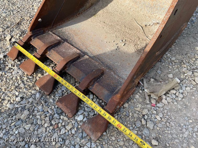 image for item MP9210 Gannon  30"W backhoe bucket