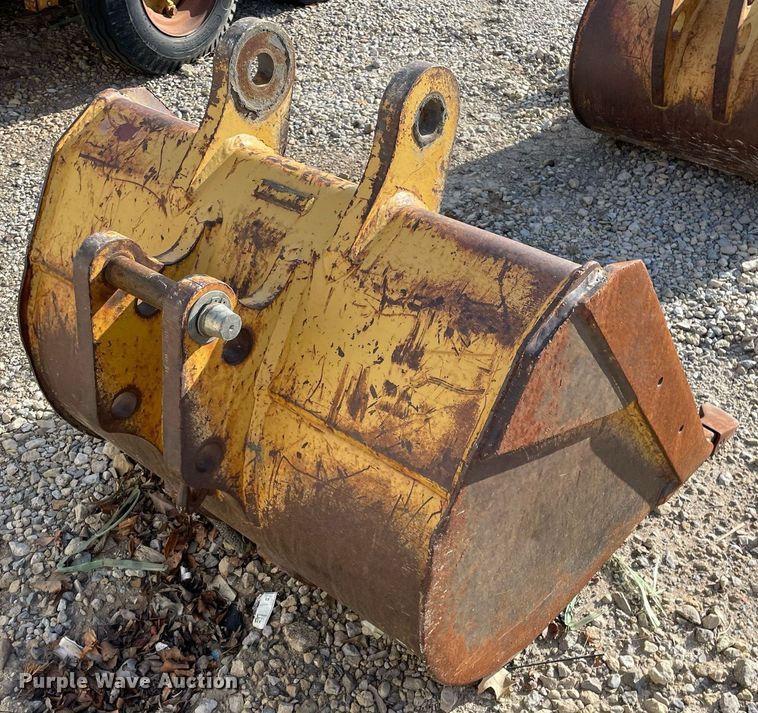 image for item MP9211 36"W backhoe bucket