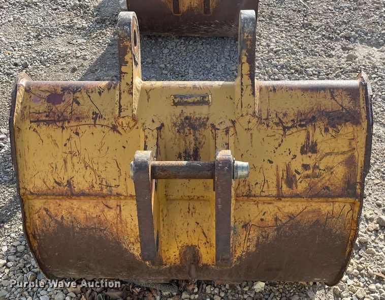 image for item MP9211 36"W backhoe bucket