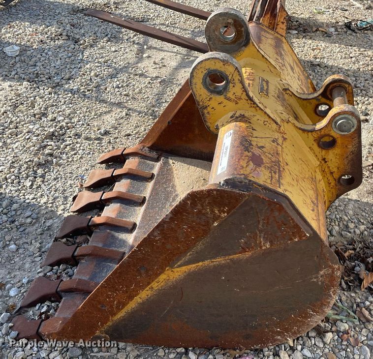 image for item MP9211 36"W backhoe bucket