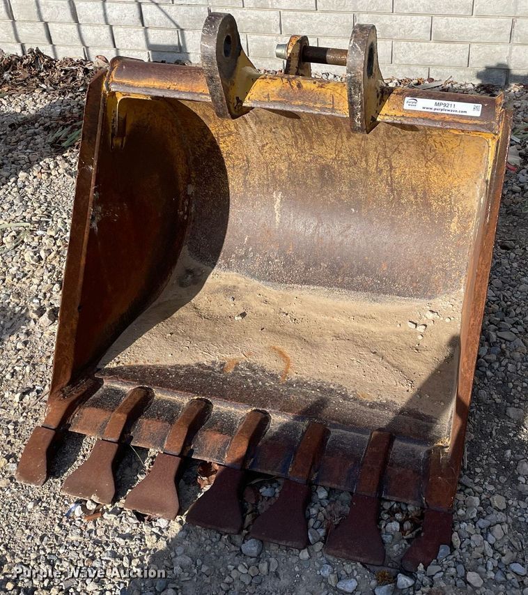 image for item MP9211 36"W backhoe bucket