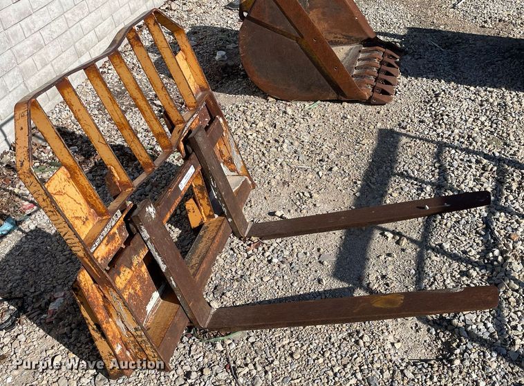 image for item MP9214 40"L skid steer forks