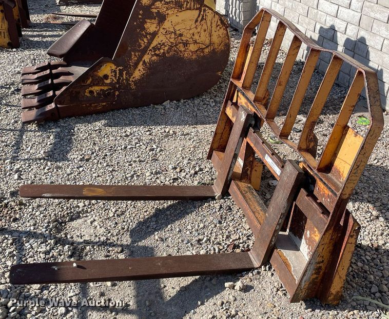 image for item MP9214 40"L skid steer forks