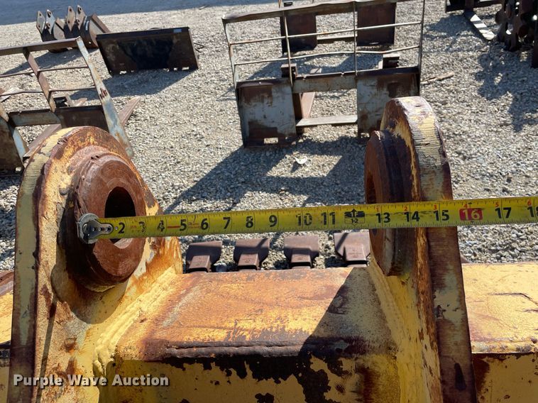 image for item MP9215 John Deere  excavator bucket