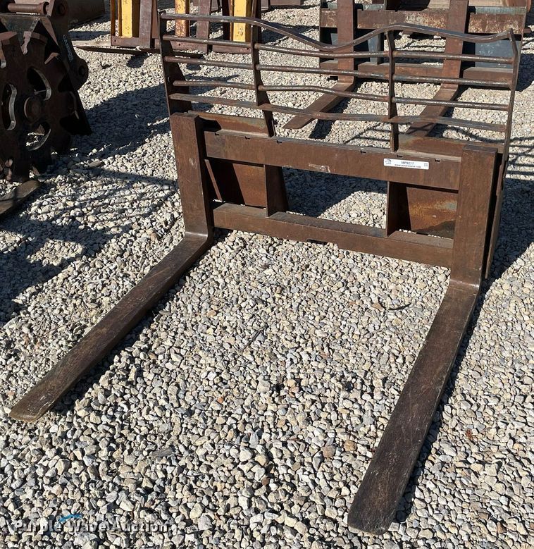 image for item MP9217 42"L skid steer forks