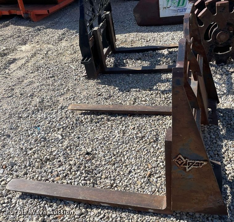 image for item MP9217 42"L skid steer forks