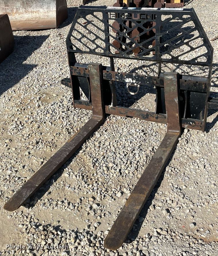 image for item MP9218 Takeuchi  48"L skid steer forks