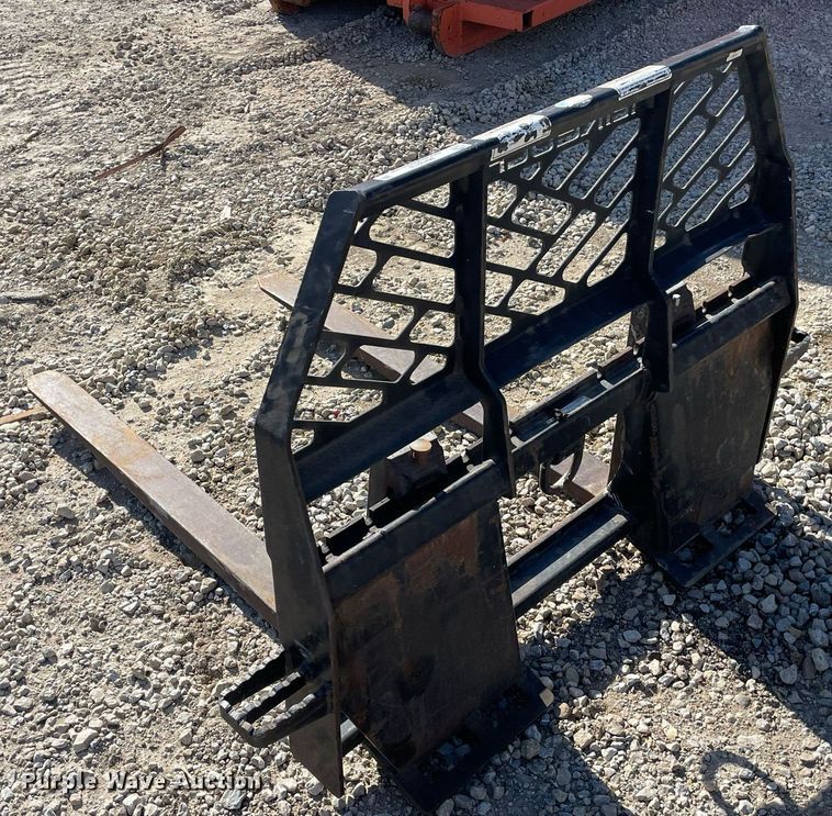 image for item MP9218 Takeuchi  48"L skid steer forks