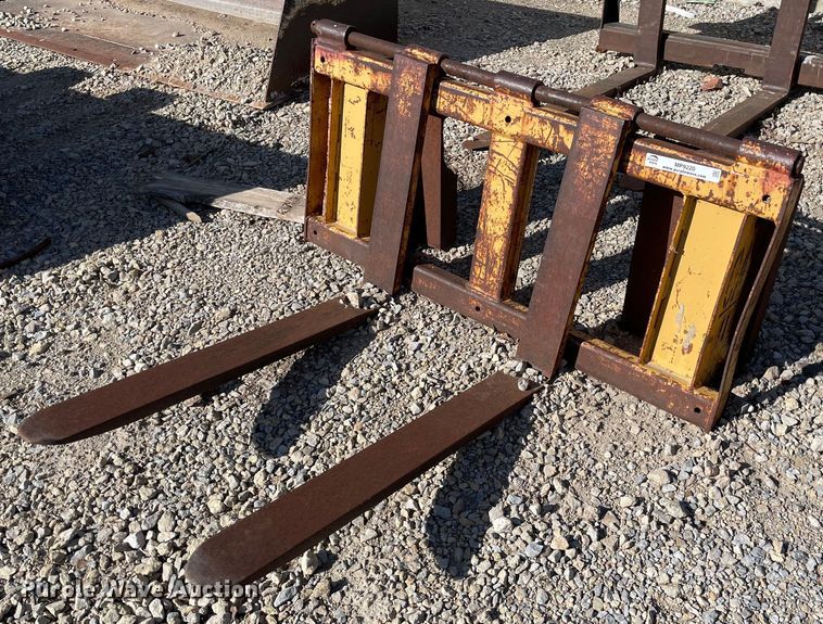 image for item MP9220 Case  36"L skid steer forks