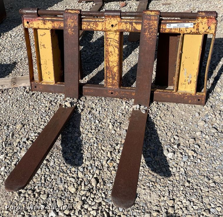 image for item MP9220 Case  36"L skid steer forks