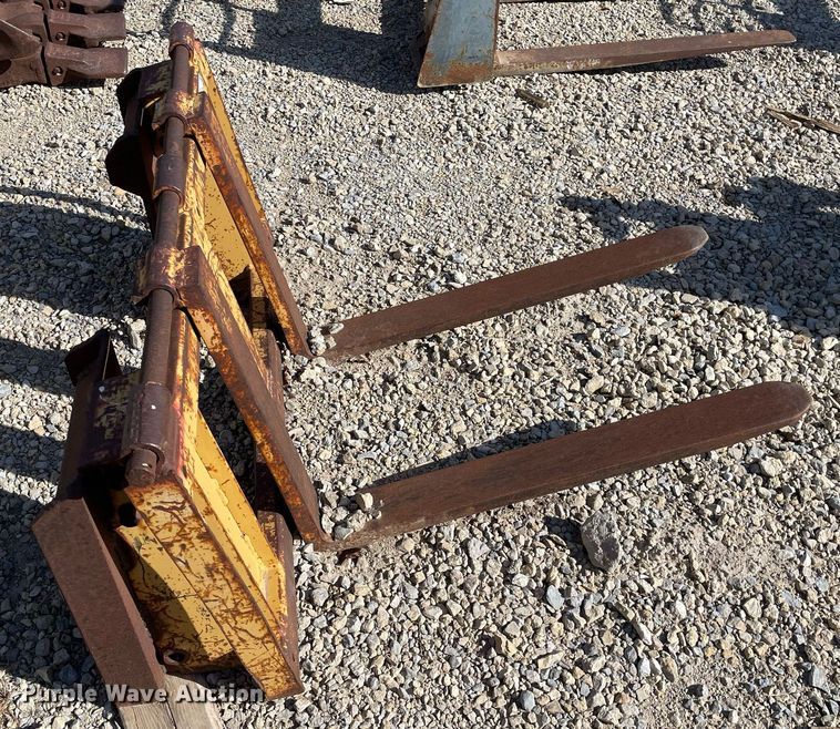 image for item MP9220 Case  36"L skid steer forks