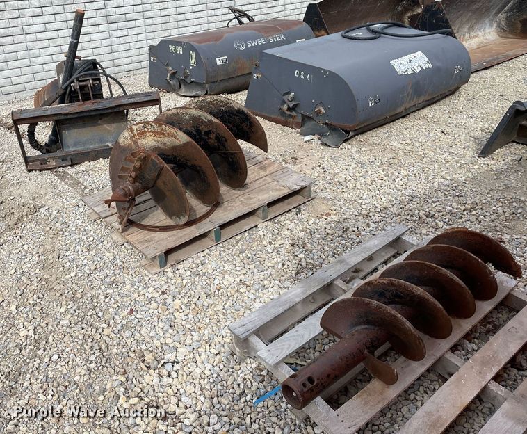 image for item MP9228 Lowe 650E  skid steer auger