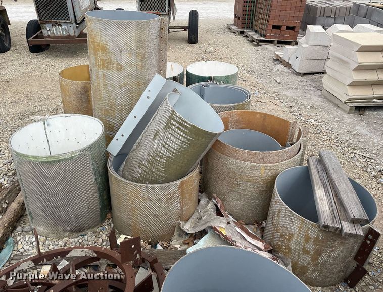 image for item MP9233 Approximately 60 concrete column forms