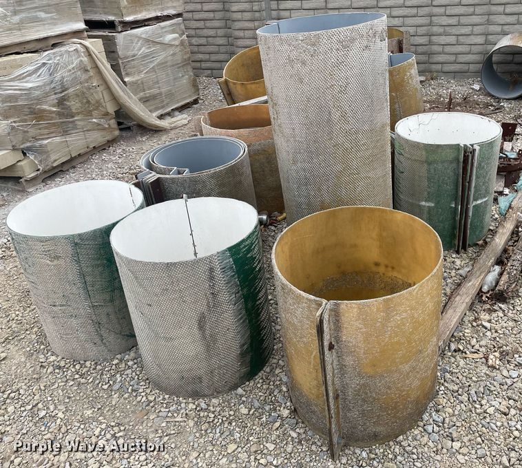 image for item MP9233 Approximately 60 concrete column forms