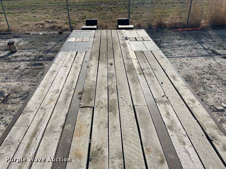 image for item MS9580 2011 Interstate 40DLA  utility trailer