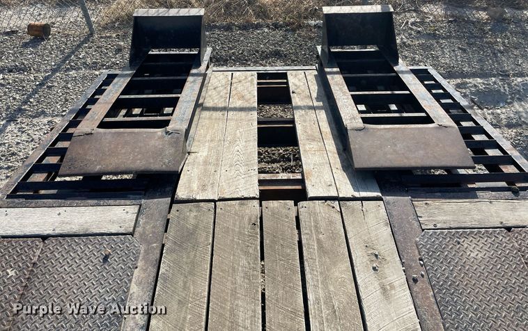 image for item MS9580 2011 Interstate 40DLA  utility trailer