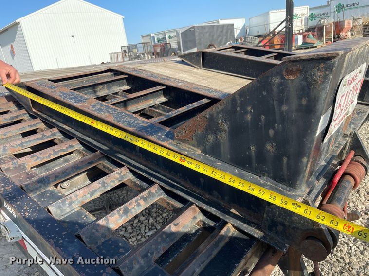 image for item MS9580 2011 Interstate 40DLA  utility trailer