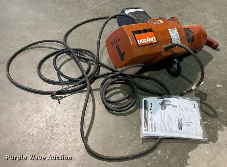 image for item MS9581 Dayton 3YB83H  chain hoist