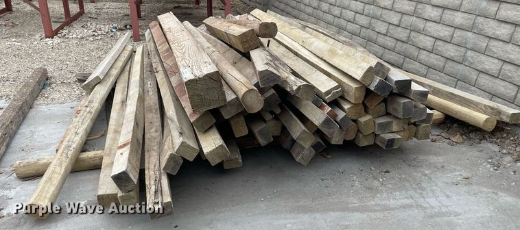image for item MY9065 Approximately 60 pieces of lumber