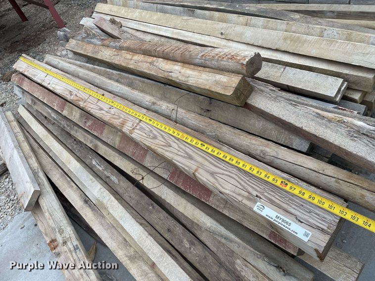 image for item MY9065 Approximately 60 pieces of lumber