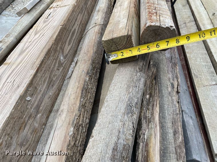 image for item MY9065 Approximately 60 pieces of lumber