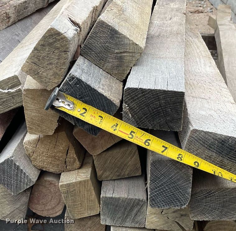 image for item MY9065 Approximately 60 pieces of lumber