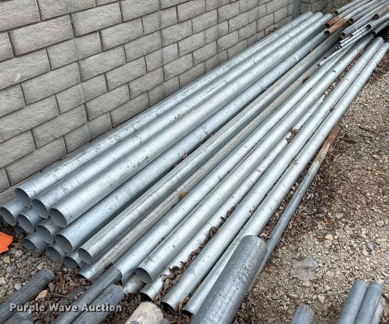 image for item MY9070 Approximately 85 fence panels