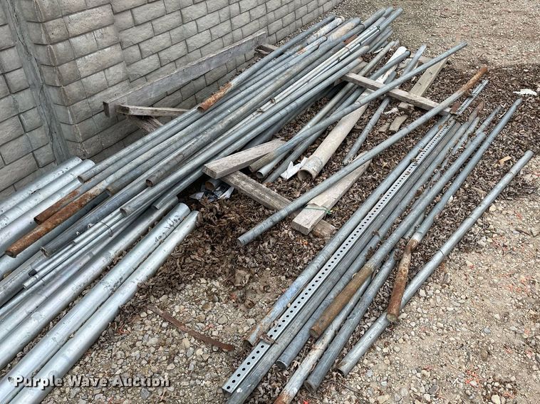 image for item MY9070 Approximately 85 fence panels