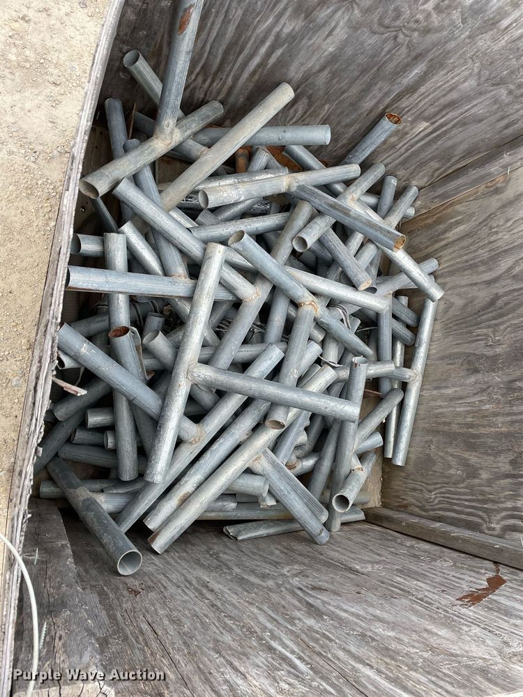 image for item MY9070 Approximately 85 fence panels