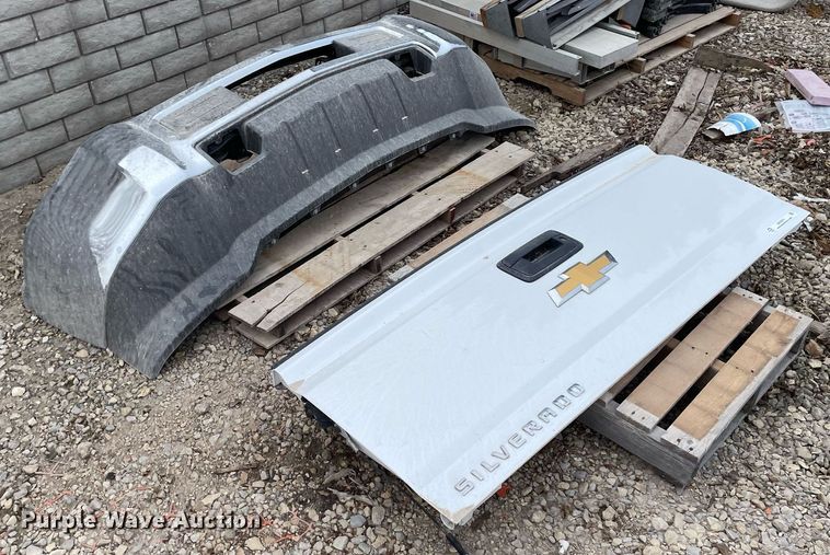 image for item MY9071 Pickup truck parts