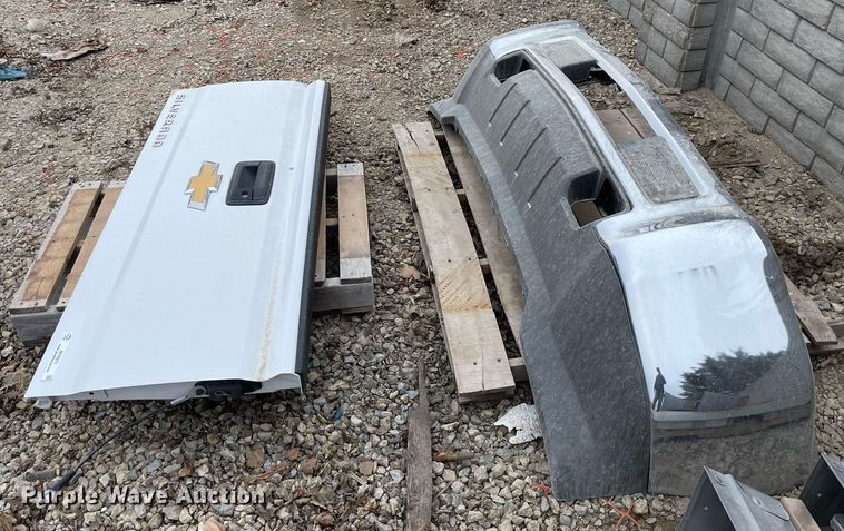 image for item MY9071 Pickup truck parts