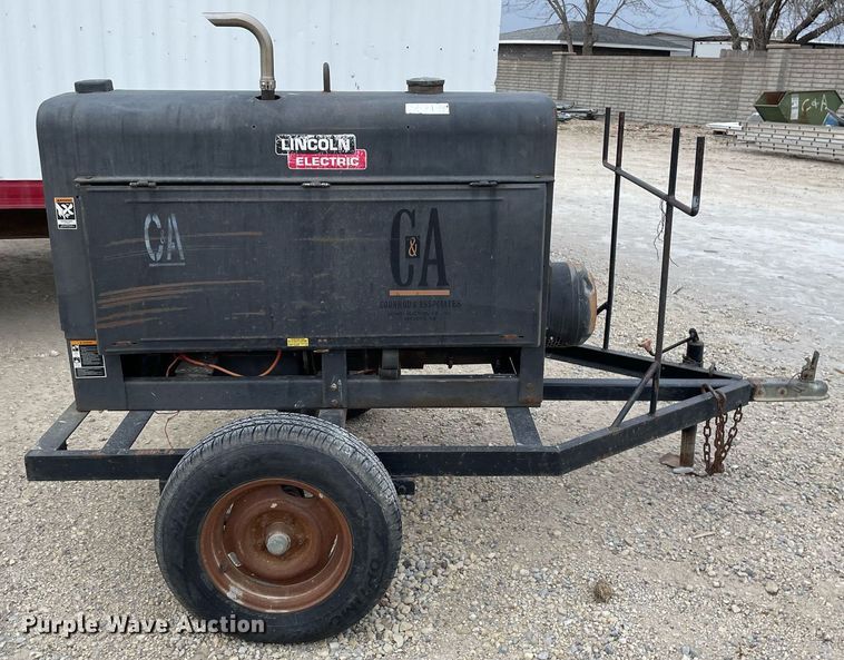 image for item MY9074 Lincoln Electric Classic 300D  welder