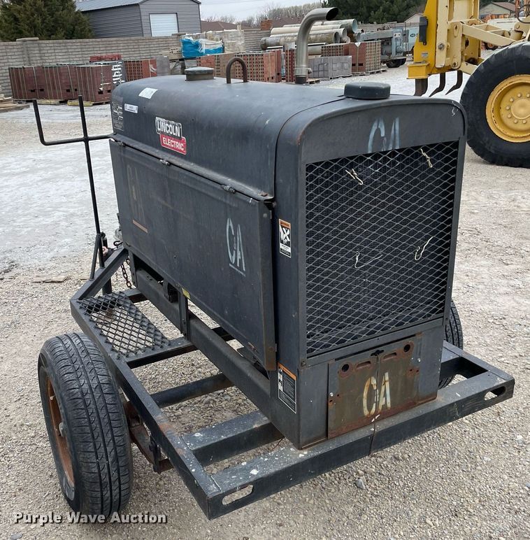 image for item MY9074 Lincoln Electric Classic 300D  welder