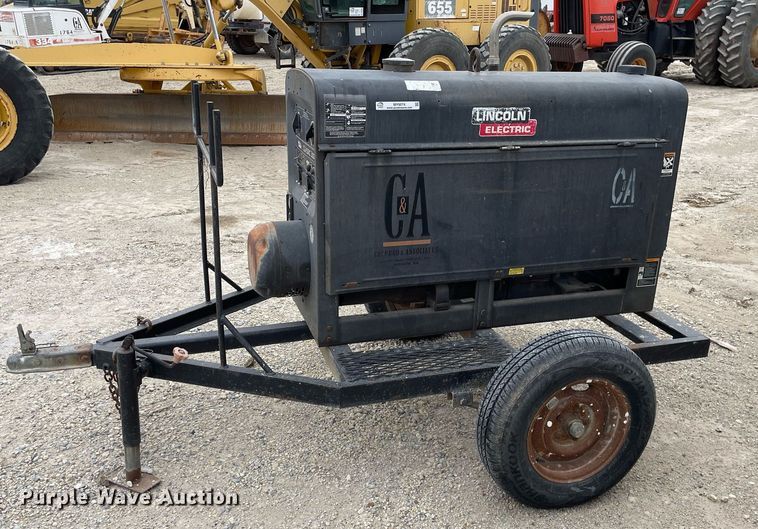 image for item MY9074 Lincoln Electric Classic 300D  welder