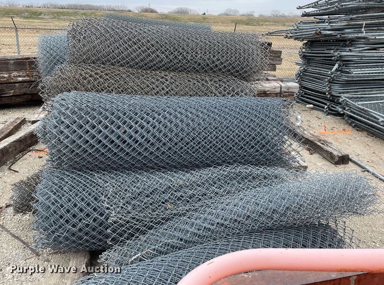 image for item MY9075 Approximately 30 rolls of 6' fencing