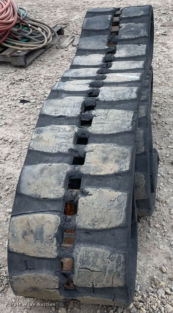 image for item MY9083 17"W skid steer tracks