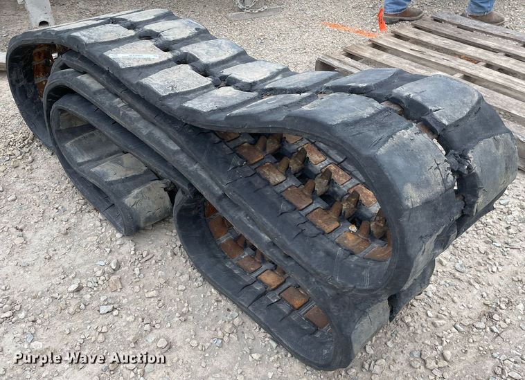 image for item MY9083 17"W skid steer tracks