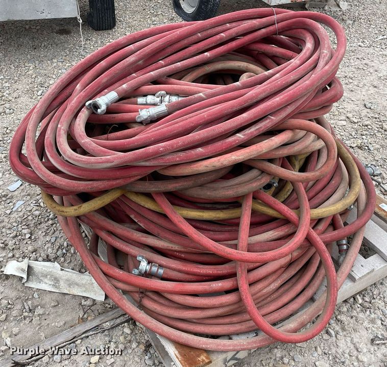image for item MY9084 Pallet of air hoses