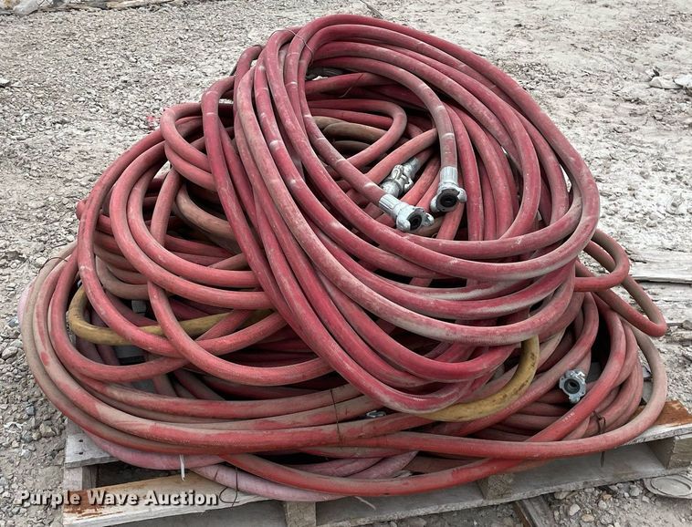 image for item MY9084 Pallet of air hoses
