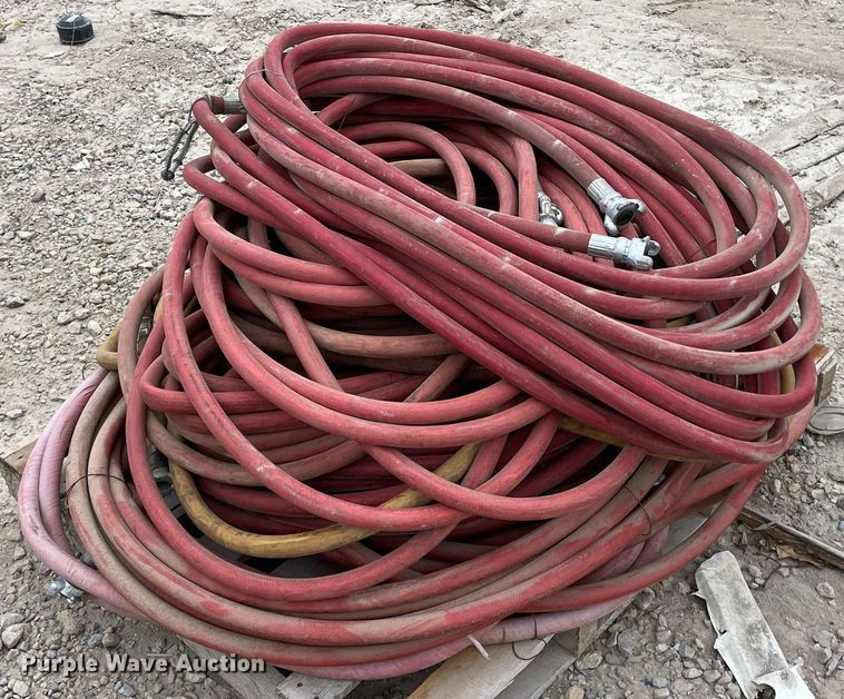 image for item MY9084 Pallet of air hoses