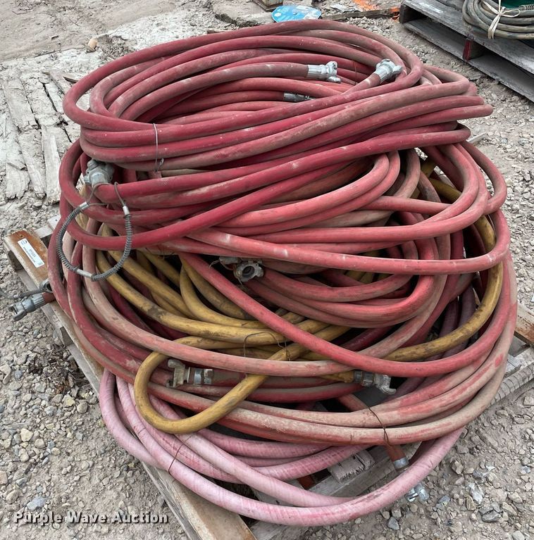 image for item MY9084 Pallet of air hoses