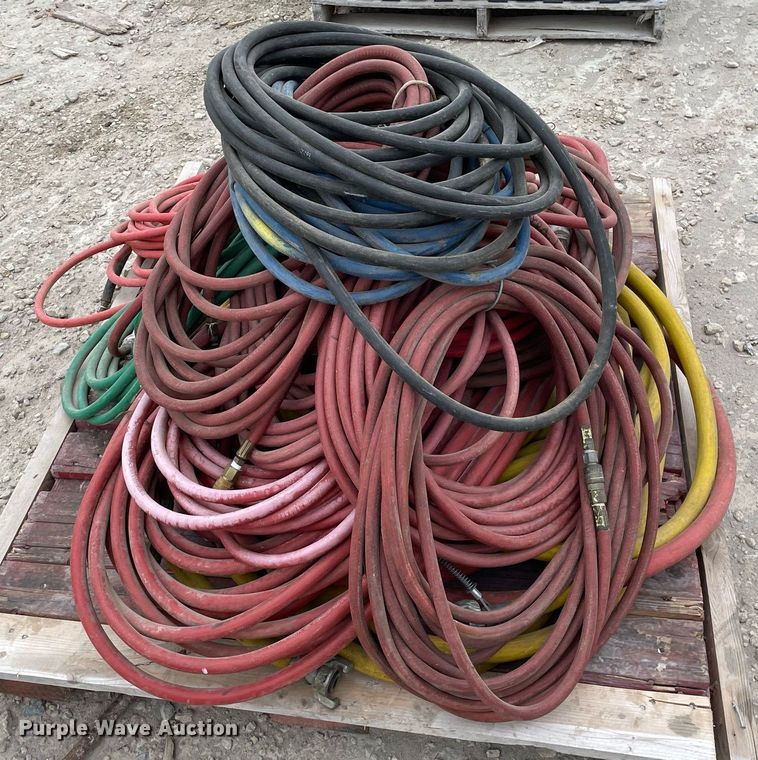 image for item MY9086 Pallet of air hoses