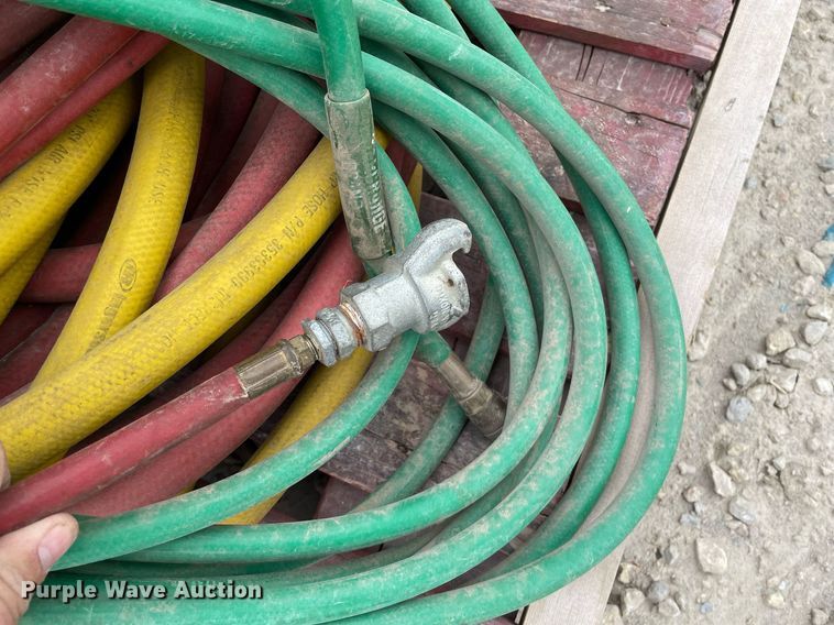 image for item MY9086 Pallet of air hoses