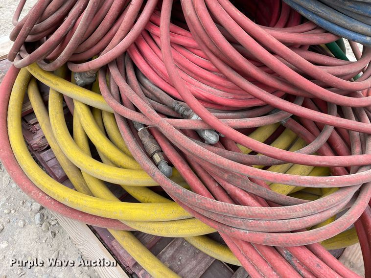 image for item MY9086 Pallet of air hoses