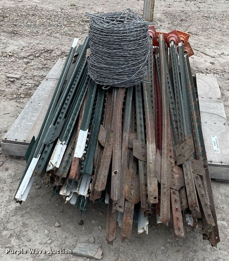 image for item MY9087 Approximately 50 fence posts