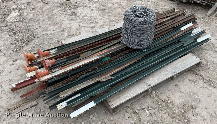 image for item MY9087 Approximately 50 fence posts