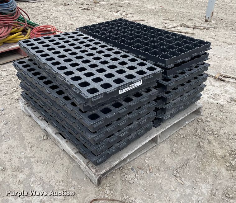 image for item MY9088 (22) grass pavers