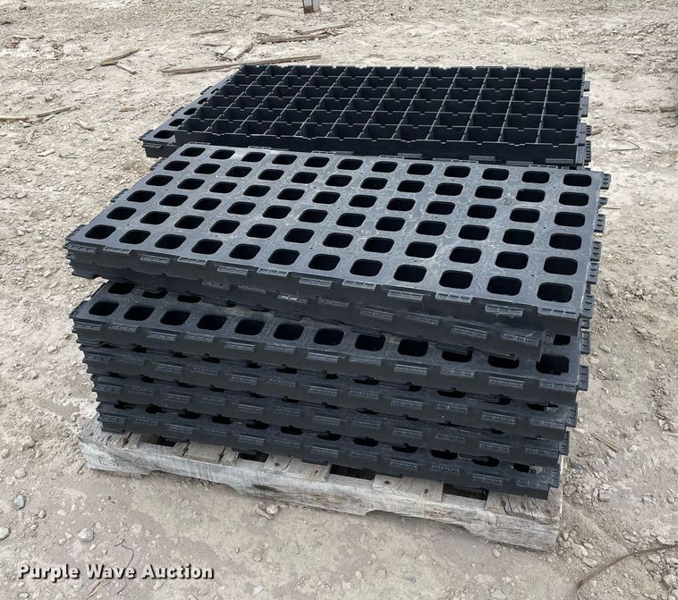 image for item MY9088 (22) grass pavers