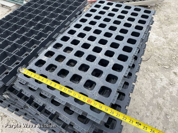 image for item MY9088 (22) grass pavers